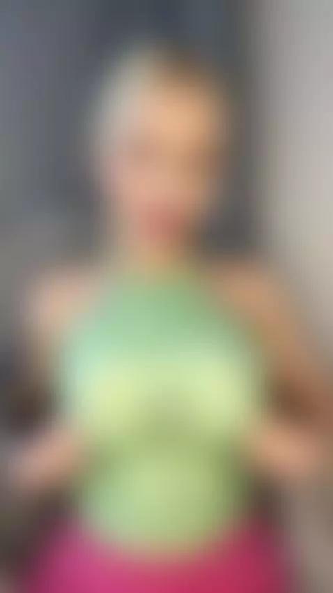 I want to feel your cum all over my tits! by vikkiastor