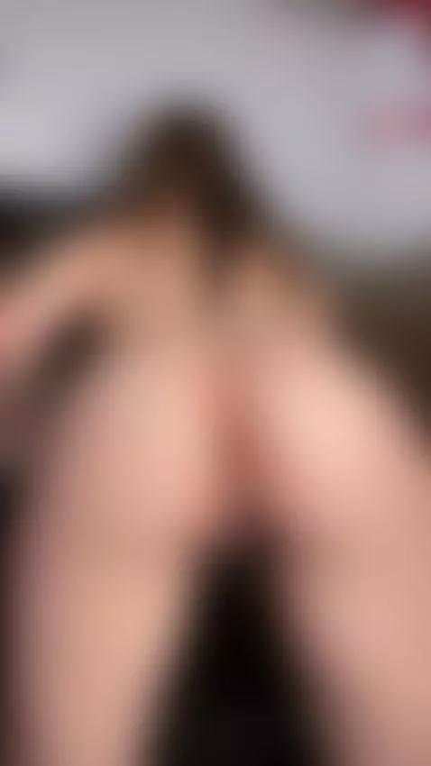 I want someone to taste my body tonight by looona