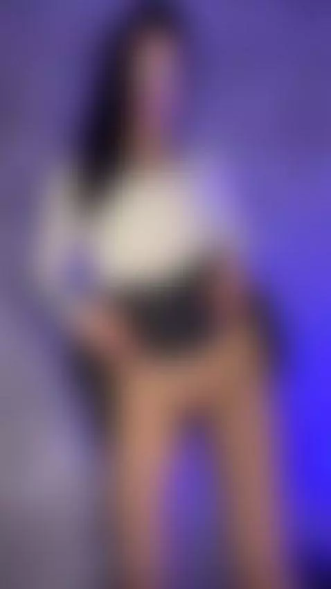 My sexy teen body is waiting for your touch by looona
