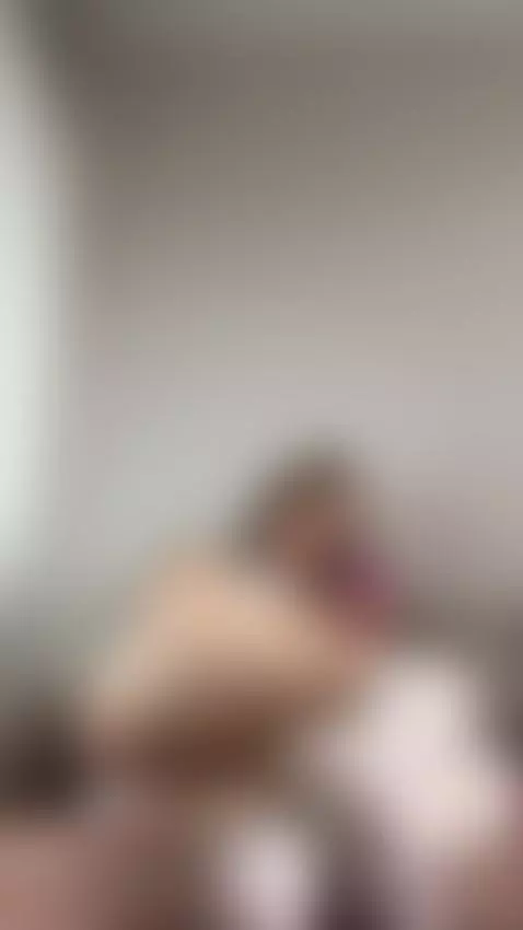 I'd love to get some extra hands touching me by looona