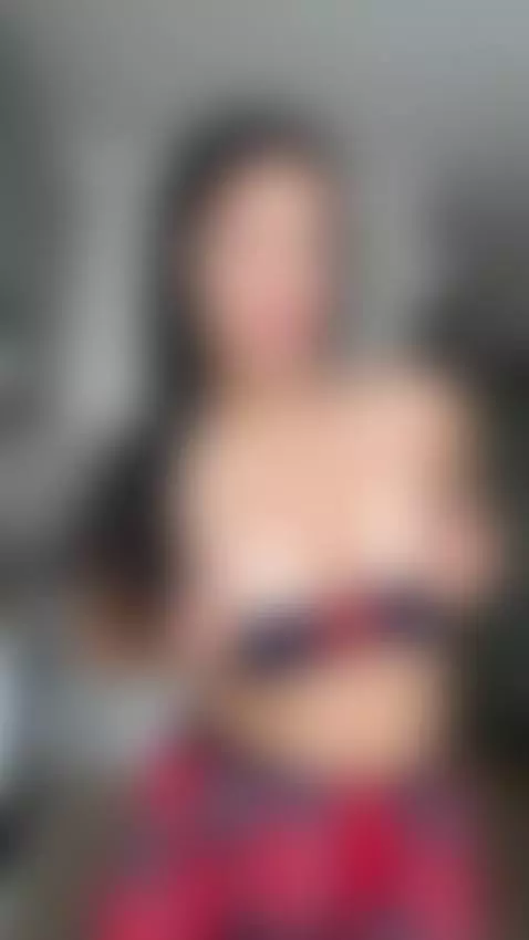 My horny body wants you to taste it by looona