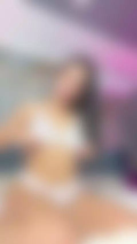 I want your cock exploding on my tits by looona