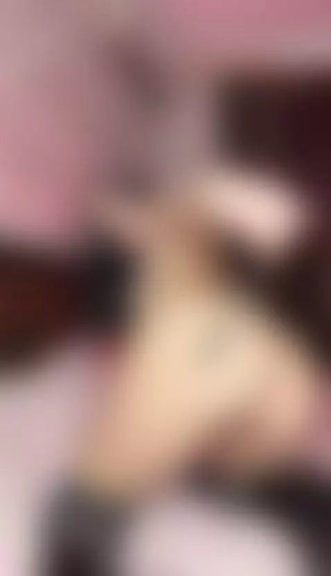 I want to show off my ass until you forget how to look away by looona