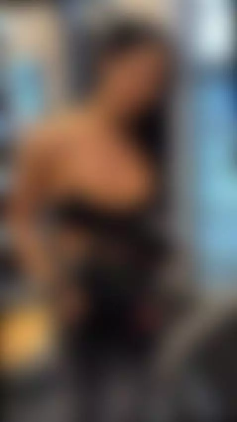 I want your cock while I lift weights by yoonacake