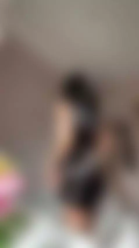 Curvy ass sways as she bends slow 😈 by yoonacake