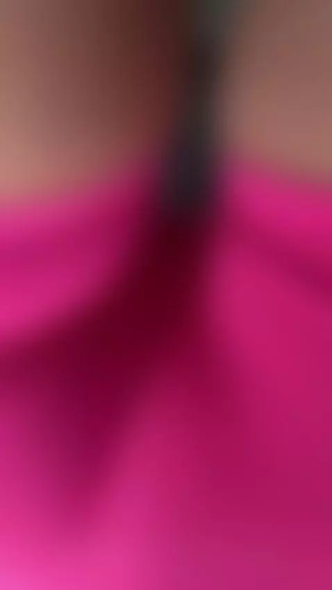 Thick curves pressed tight in hot pink 🫦 by yoonacake
