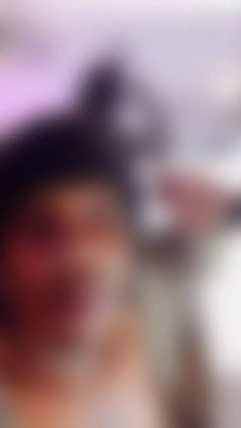 me baño de leche by devilcrow13