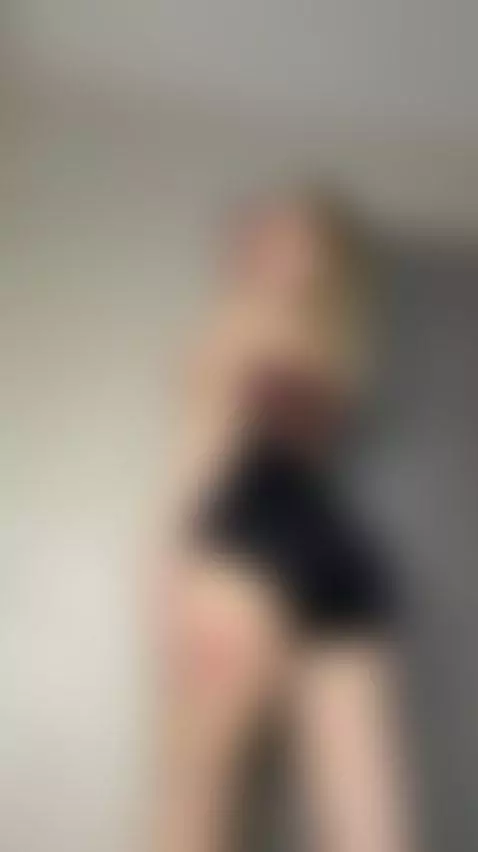 🍑Pink blonde rolling her hips slowly 😈 Unlock OF by quincysin1