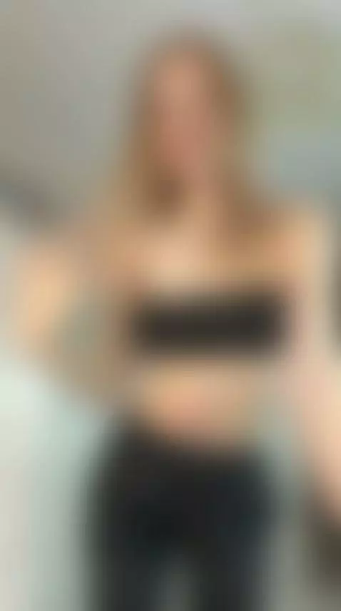 18+ Blonde's perky tits in bandeau, sexy ass in tight sweats... by quincysin1