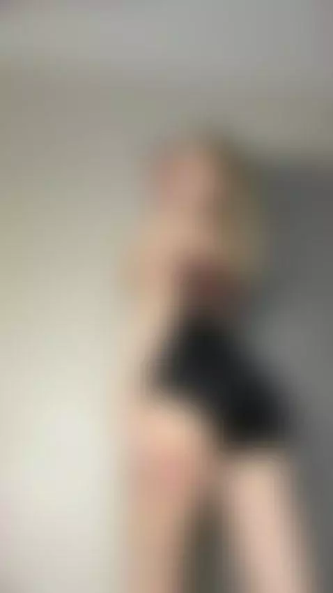 18+ Sexy blonde flaunting juicy ass & tight curves by quincysin1