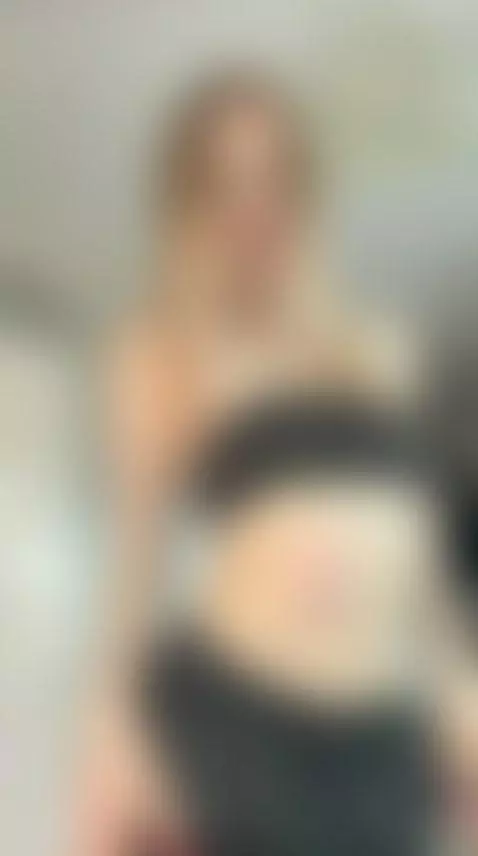 Short tease: sensual moment. Want more? Tap my profile by quincysin1