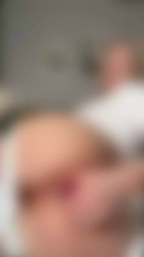 Plump ass spread wide as she toys herself by molly-polly