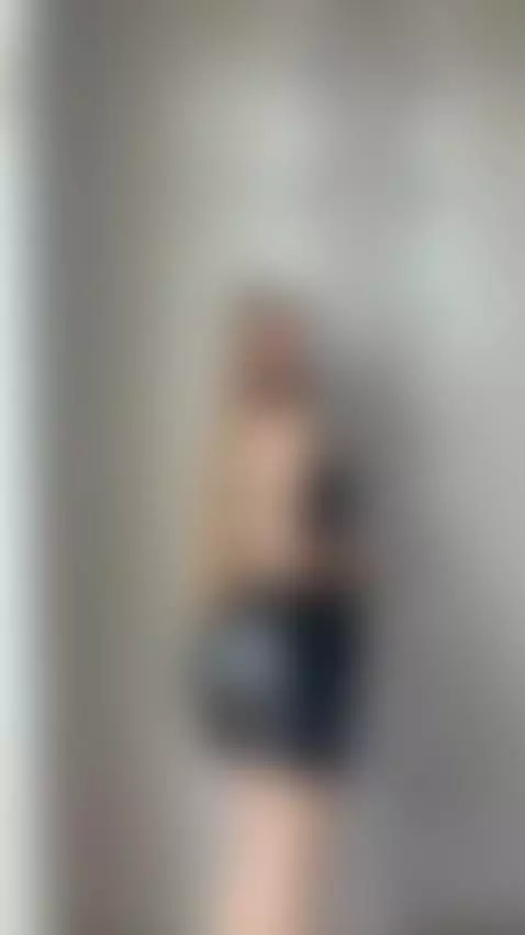 Firm ass in a tight skirt… I play with it and show it off 😈 by seductivexenia