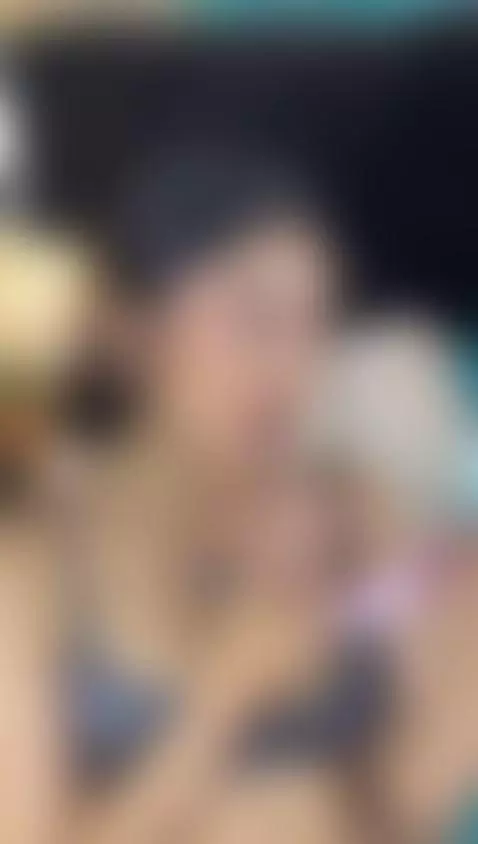 Who wants to be my friend with benefits? by holly-brensone