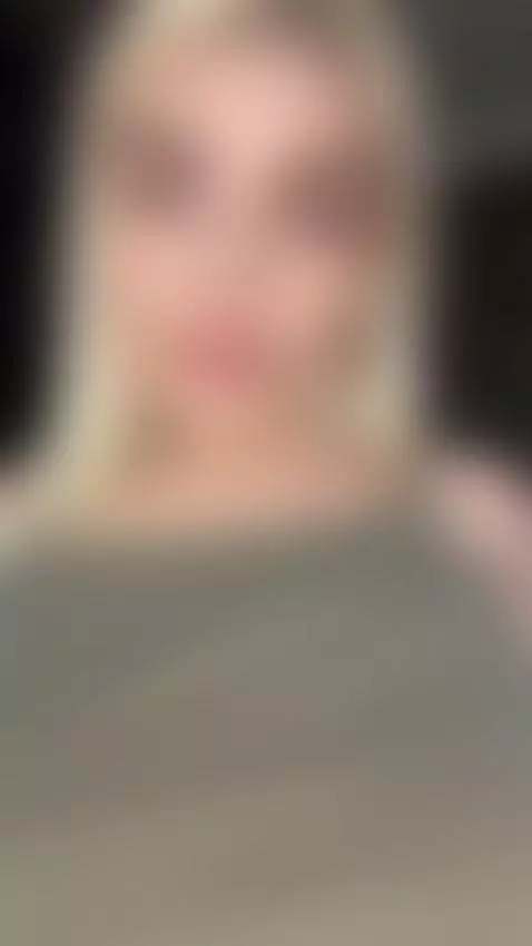 I let the warmth bloom slowly 💋💫 by sashagw