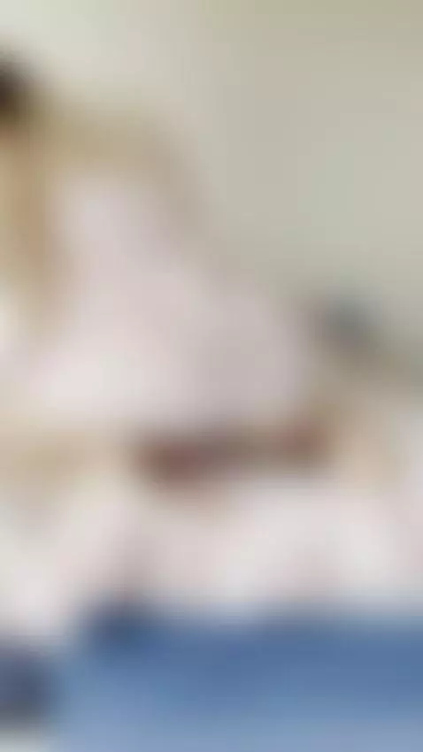 little peek at my ass and feet😘 by elisaelfie