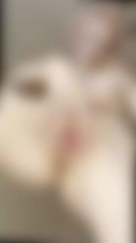 Fingers deep inside her wet pussy now 🥰 by sofichan