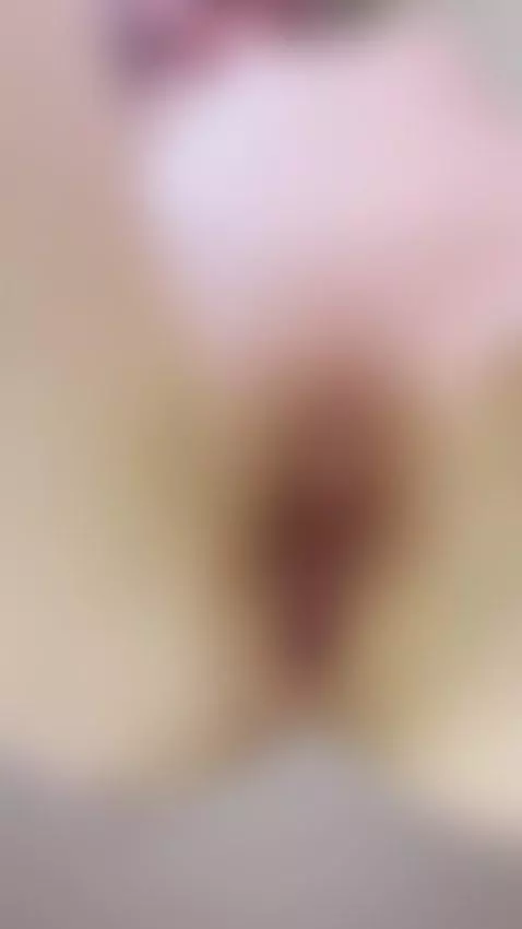 Wet pussy gapes open as she leans down by sofichan