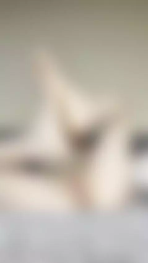 Wet pussy open under raised bare feet 🥵 by sofichan
