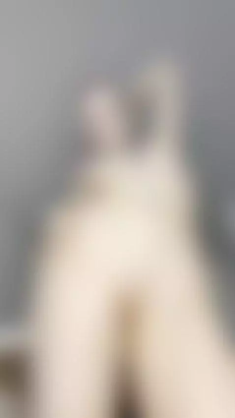 Nude body arches as fingers tease wet slit 🍆 by sofichan