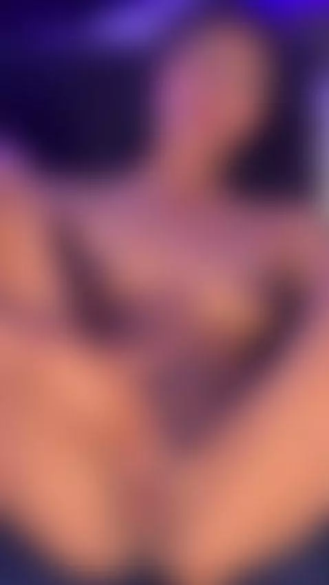 brunette, skinny, suckingtitis by swwetsofi0