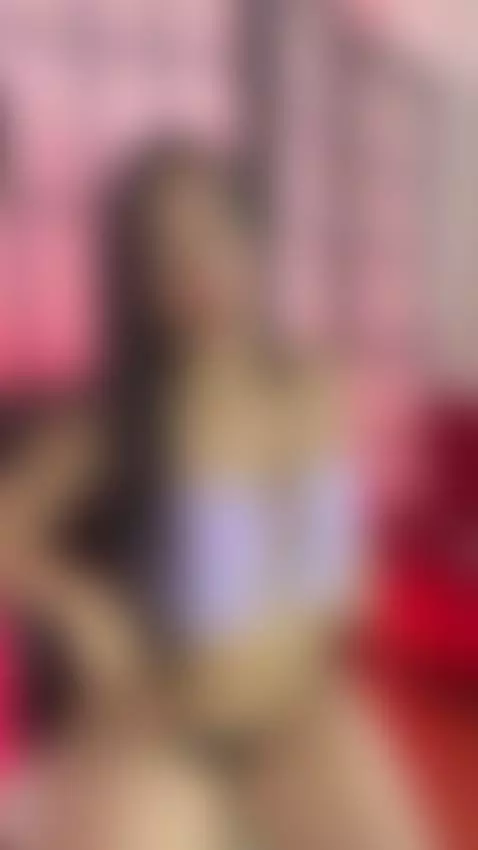 Do you like how I look, my love?🩷 by missallydoll