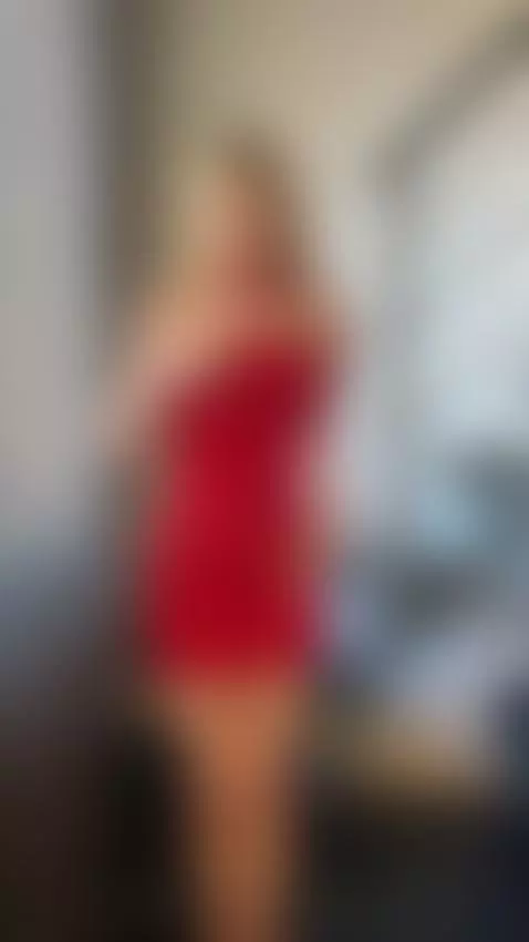 Red dress? What red dress… just me, completely exposed by nikaname