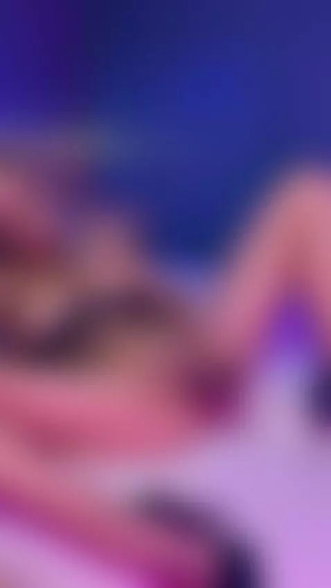 Tattooed girl fucks herself with a toy on bed 🥵 by maryinchains