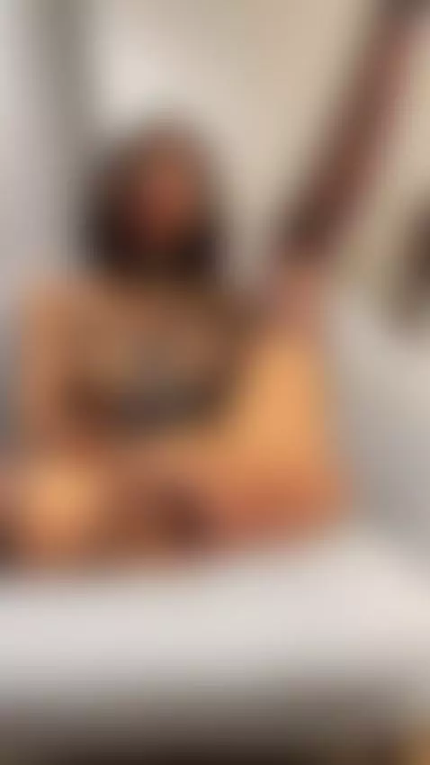 Tattooed hips grind slow as she rides the toy 🥵 by maryinchains