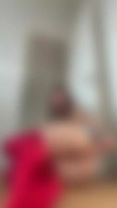 Thick ass lifted high, fingers sliding deep 🤤 by tiffanyestelle