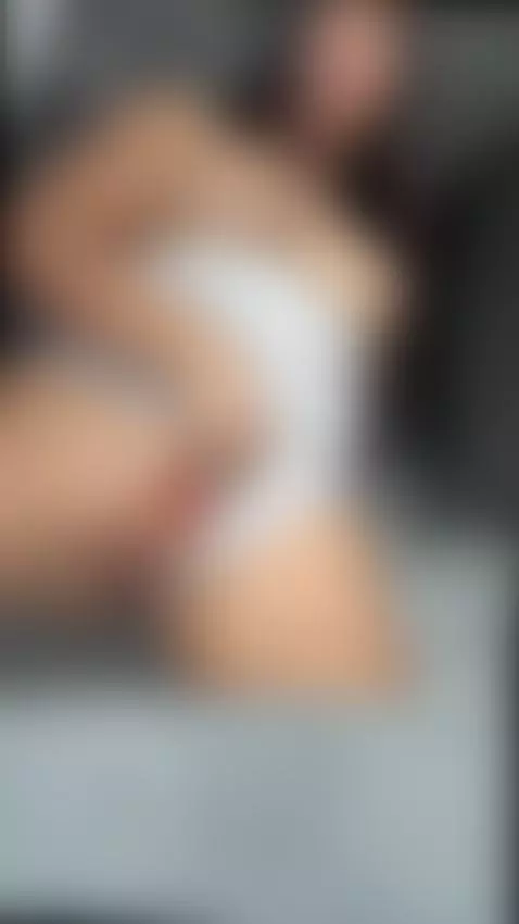 Curvy hips grind slow while fingers play by brunettemia