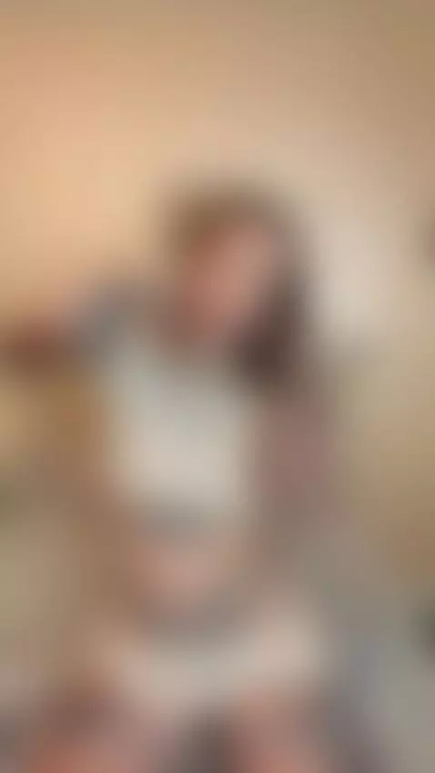 Cumming and shaking... Subscribe and like, the slut is waiti... by thelolaboop