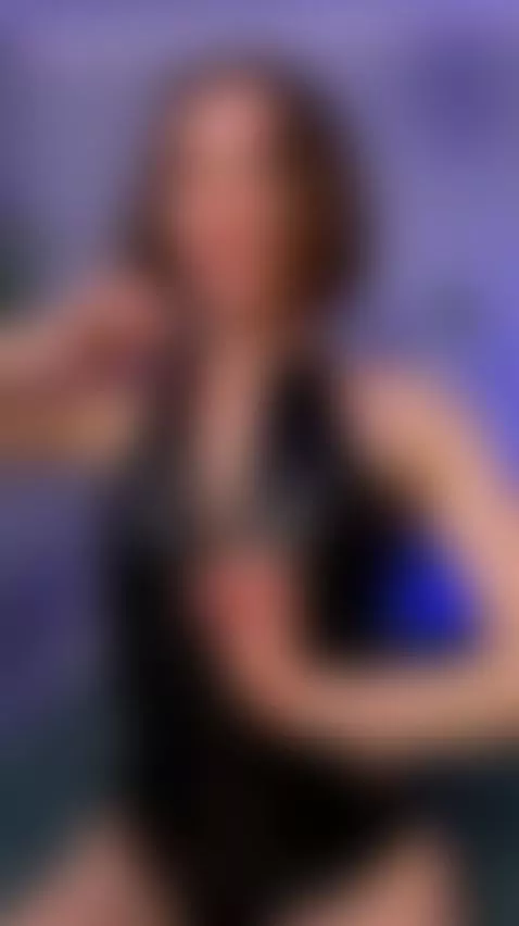😏Short bob hair framing her horny face 💦 Unlock OF by clairewilde