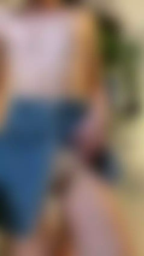 🍑Round juicy ass in blue bikini inviting 🔥 See my OF by clairewilde