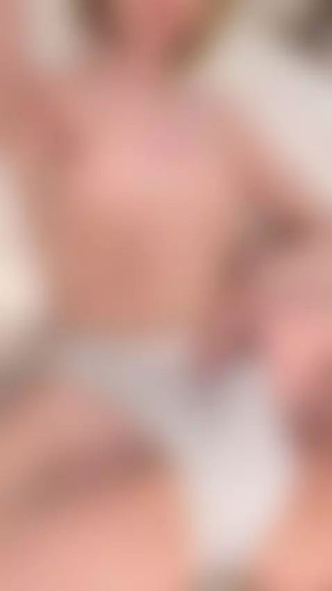 I want to get very naughty and slutty with you by trixiets