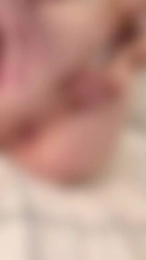 spread my ass and let my cock show by trixiets