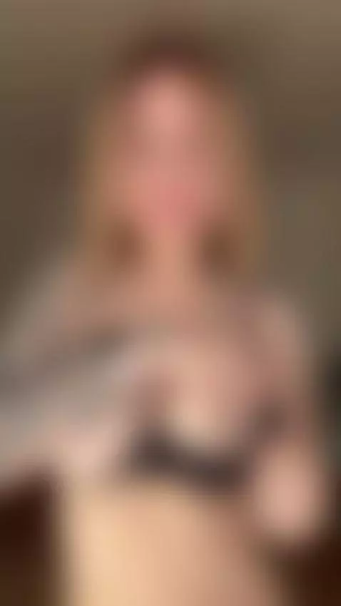Tattooed hands pull her bra down to expose full tits 🔥 by aliceinked