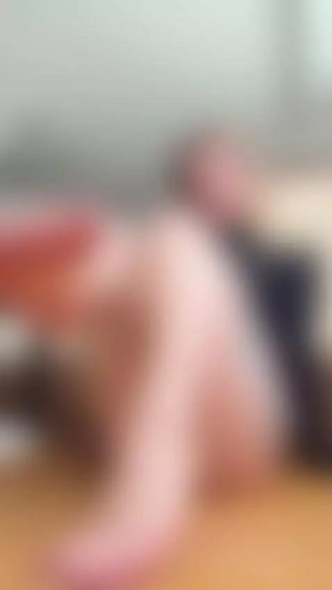 My body's in charge in this one 🧠💥 by annetimurr