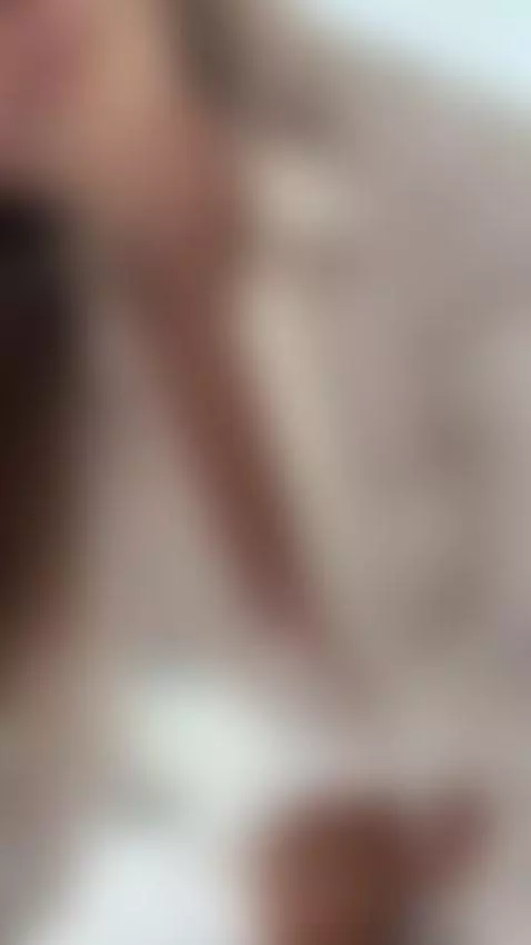 Big tits spilling out as she bends low 😘 by katerina-23