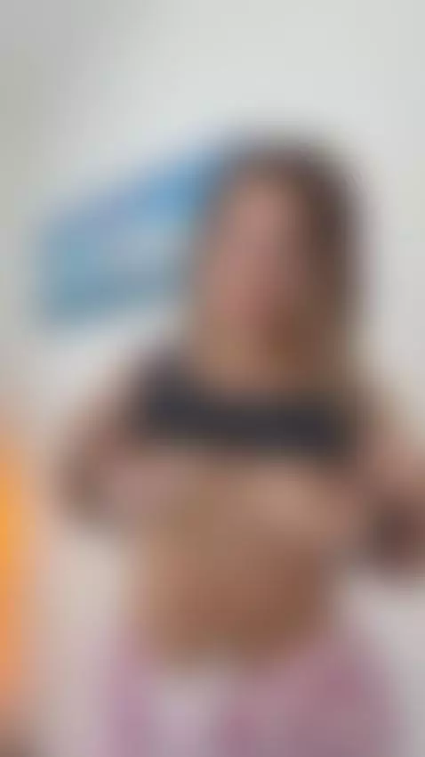 Big tits bouncing as she pulls top down by katerina-23