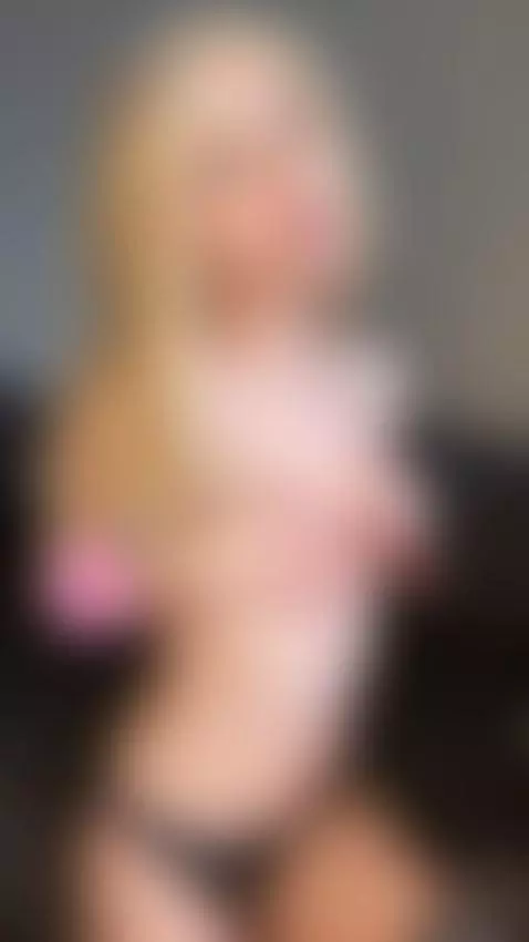 I love getting horny in front of everyone [ts, shemale, siss... by rosets