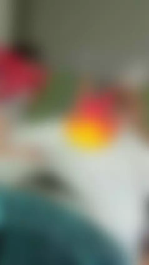 Solo, aburrido pero siempre arrecho, nos hacemos compañía un... by noahnoir