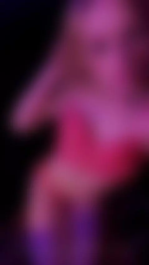 im waiting patientaly to be dicked down by petite-n-sweet