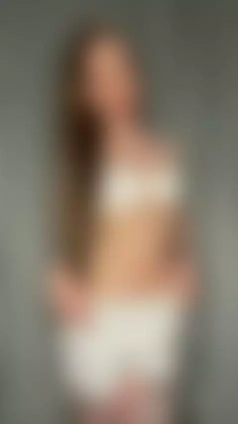 😏Trans girl with long wavy hair posing with choker 🍑 Unlock ... by lollydreamtm