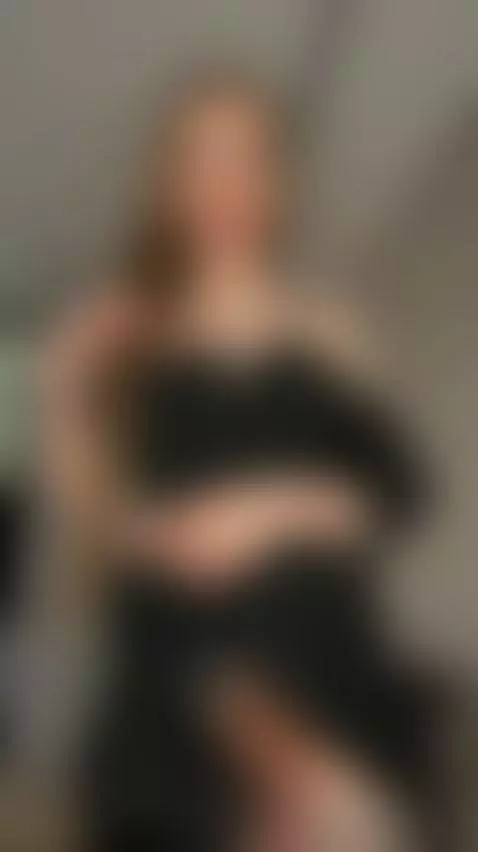 🔥Hot trans brunette with long wavy hair and choker 💦 See it ... by lollydreamtm