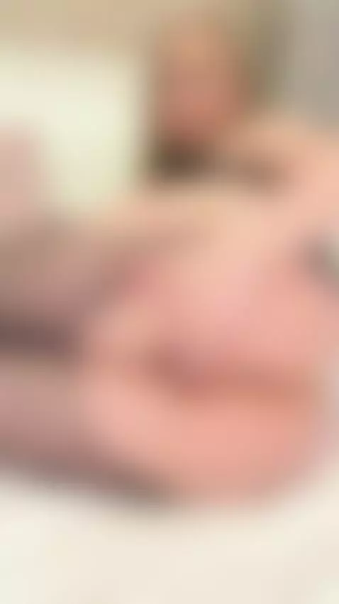 🍆Blonde with full lips ready for you 😈 On OF by aliceeerose