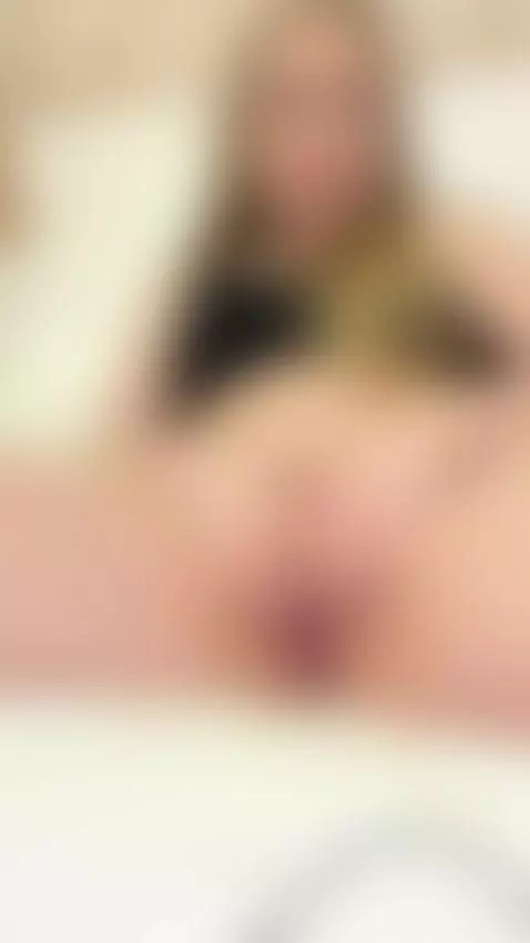 🍆Blonde AliceRoseee teasing you in her room 😈 Subscribers OF by aliceeerose