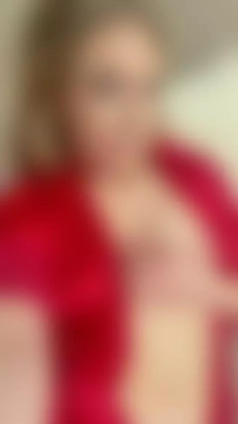 😈Blonde with messy bun craving your attention 🍆 Unlock OF by aliceeerose