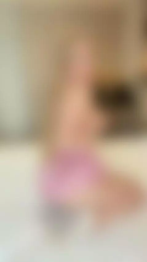 🔞Blonde with messy bun spreading vibes 🍆 Join OF by aliceeerose