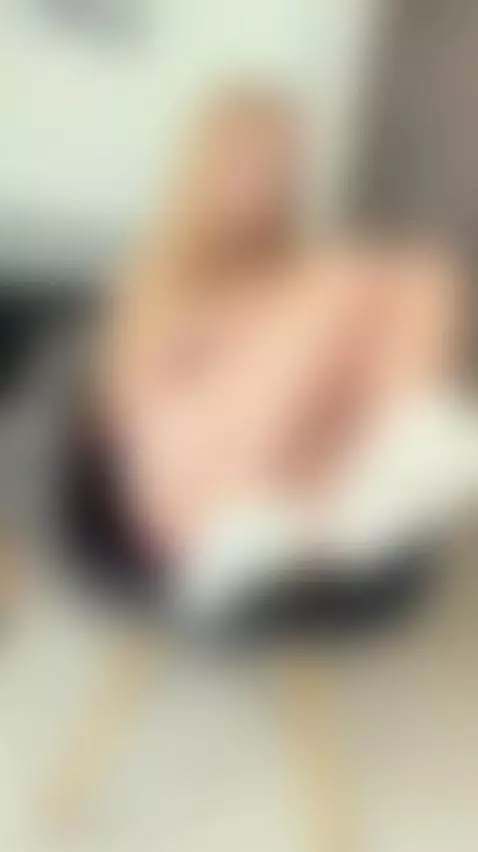 🔥Blonde ready to squirt again 🍑 Unlock OF by aliceeerose